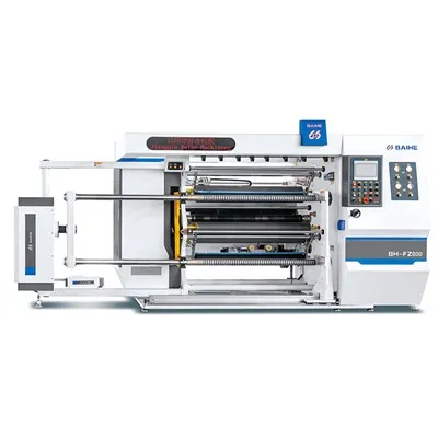 Máquina cortadora y rebobinadora de película plástica